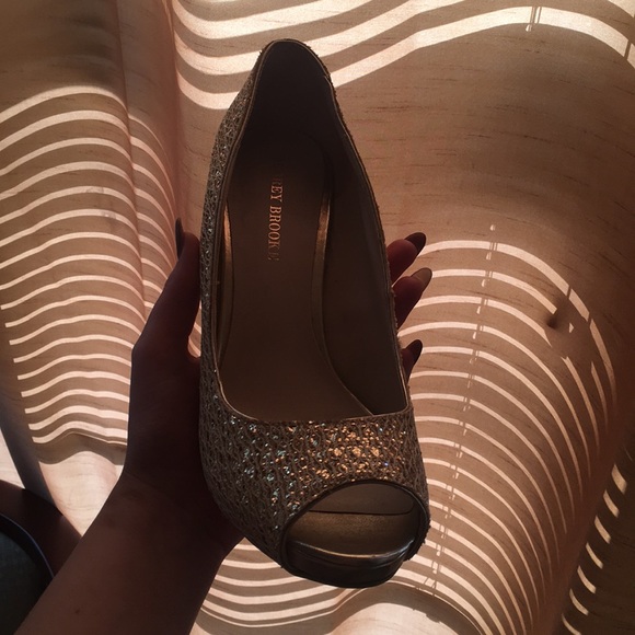 Heels - Picture 2 of 6